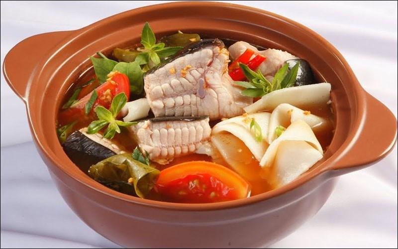 Canh chua cá đuối bắp chuối