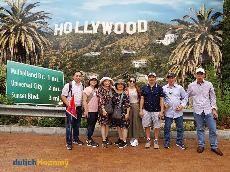 du lịch los angeles - du lịch hoàn mỹ - Đoàn khách của Du lịch Hoàn Mỹ tại kinh đô điện ảnh Hollywood, Los Angeles.