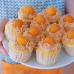 Hướng dẫn cách làm bánh bông lan trứng muối phô mai kiểu cupcake