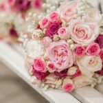 Bật mí cách bó hoa cưới bằng hoa hồng cực đơn giản