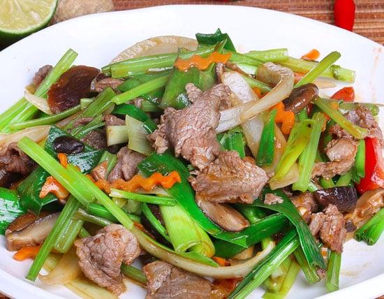 thịt bò xào cần tây